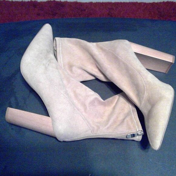 Steve Madden - Picture 1 of 8